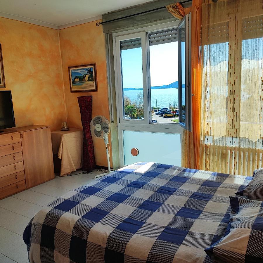 Appartamento Chic Vista Lago - Casa Janis Verbania Buitenkant foto