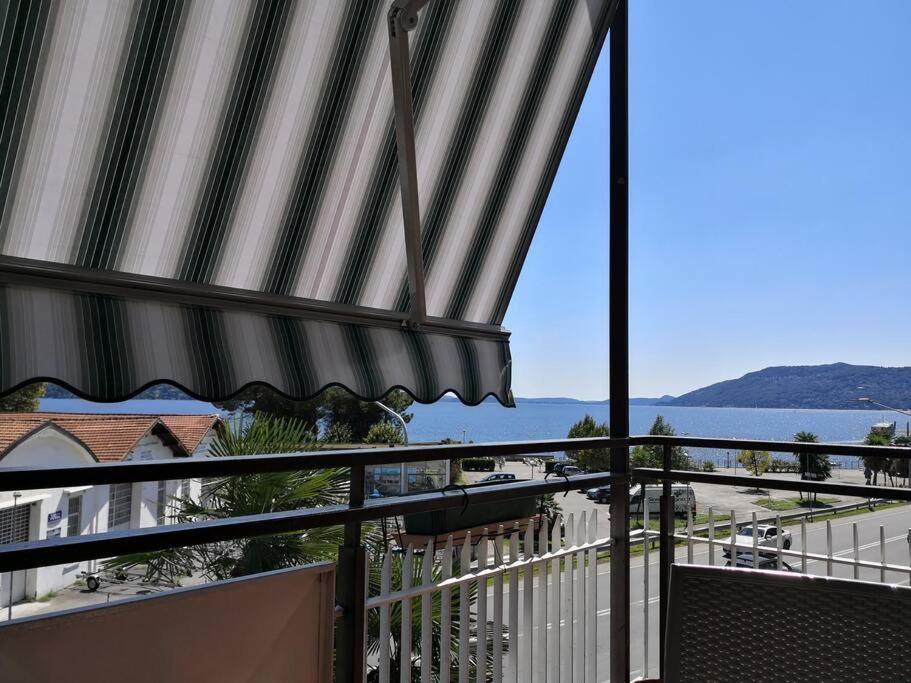 Appartamento Chic Vista Lago - Casa Janis Verbania Buitenkant foto